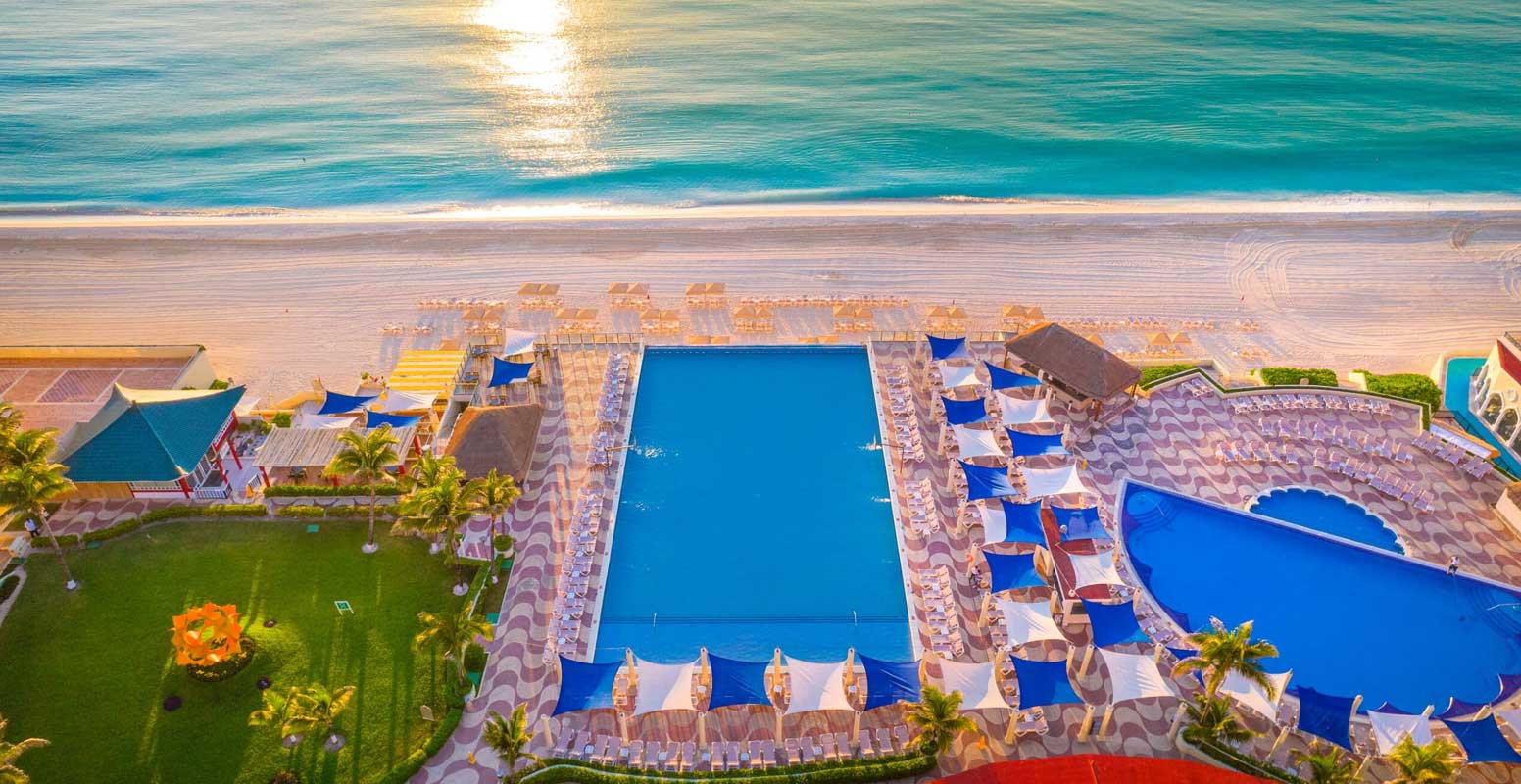 crown paradise hotel cancun mexico